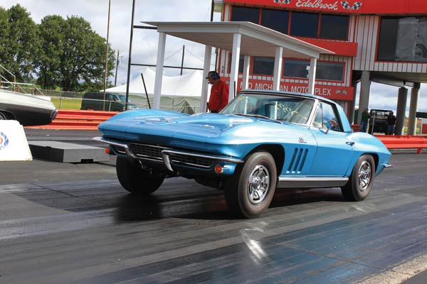 4-1966 Corvette